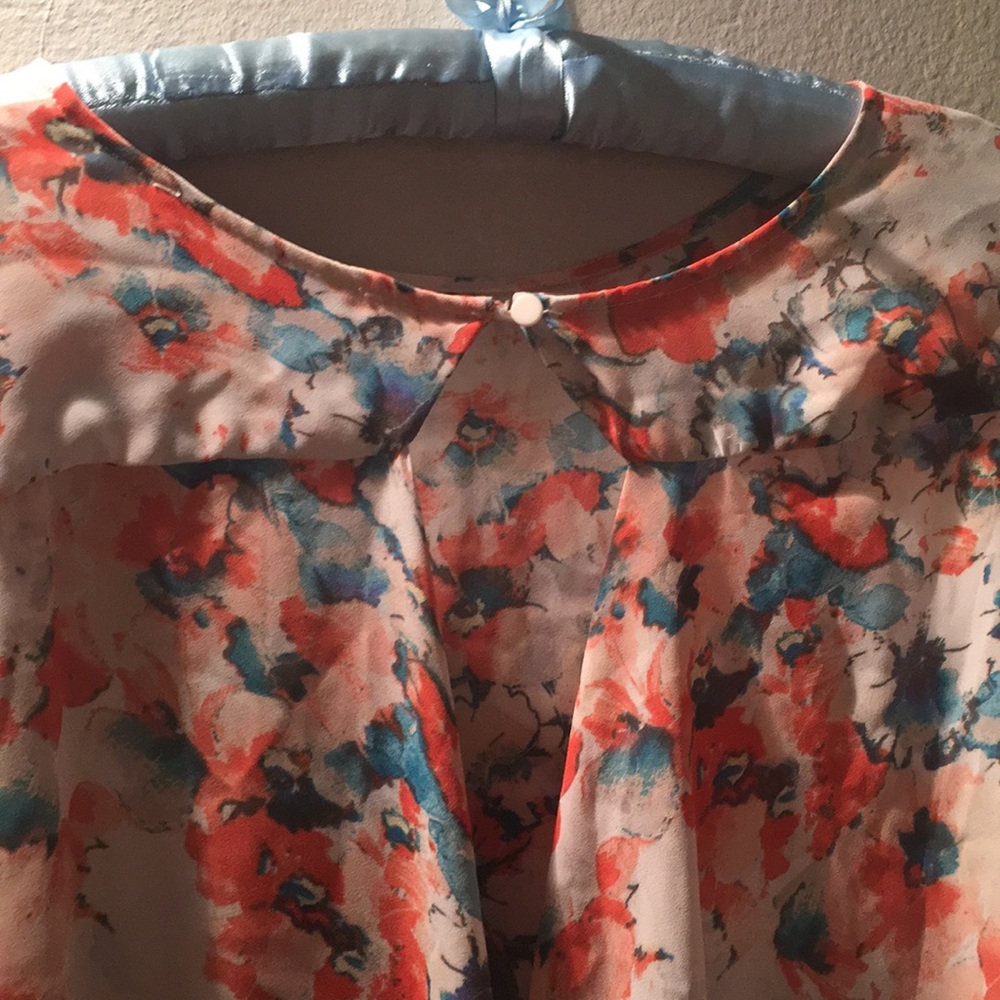 Pretty blouse - Picture 4 of 4